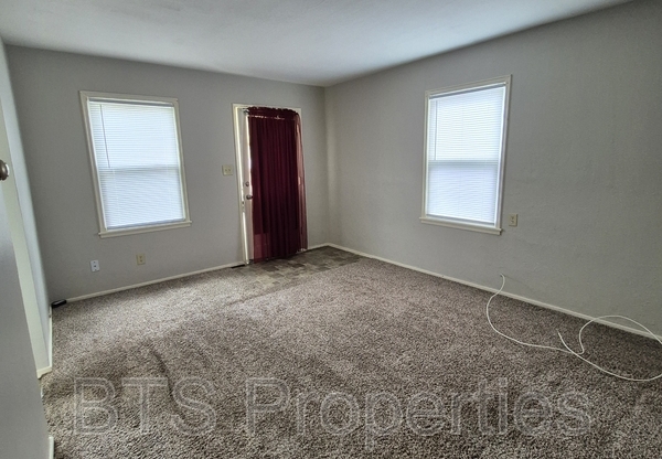 717 E GIFT AVE