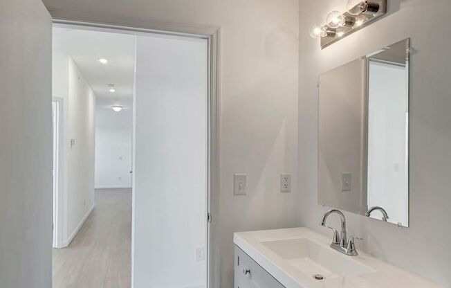 2 beds, 1.5 baths, 850 sqft, $1,249, Unit C5