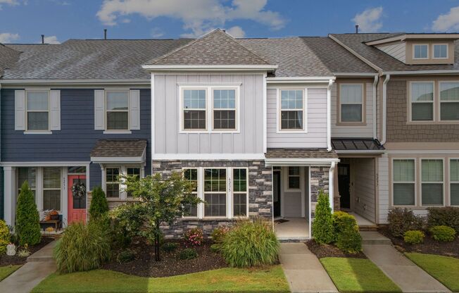 Gorgeous 3BD, 2.5BA Townhome in the Desirable Wendell Falls Community with Premier HOA Amenities