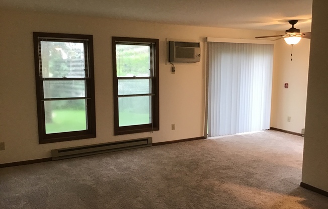 2 beds, 1 bath, 950 sqft, $1,750, Unit 7718RA