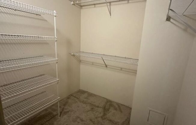 1 bed, 1 bath, 630 sqft, $1,399, Unit 525