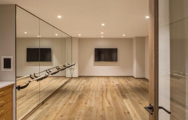 2 beds, 1 bath, 667 sqft, $5,152, Unit 19C