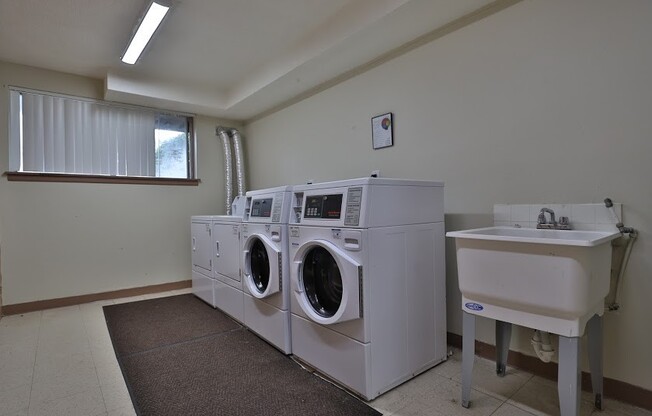 2 beds, 1.5 baths, 920 sqft, $950, Unit 1420 West Glen Avenue Apt 113