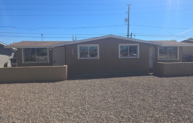 2b1bth condo