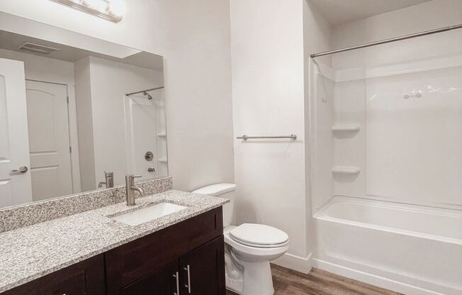 2 beds, 2 baths, 946 sqft, $1,299, Unit 530