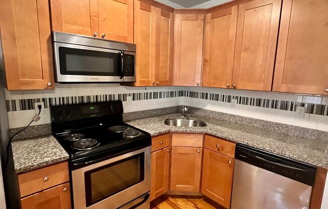 3 beds, 2 baths, $2,100, Unit Apt. 302