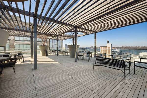 547 W 47 ST