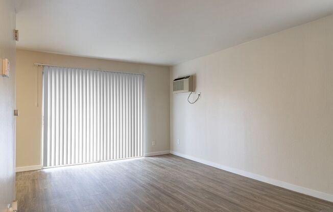 Studio, 1 bath, 451 sqft, $1,450, Unit 57