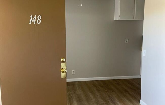 1 bed, 1 bath, 576 sqft, $1,250, Unit Unit 148