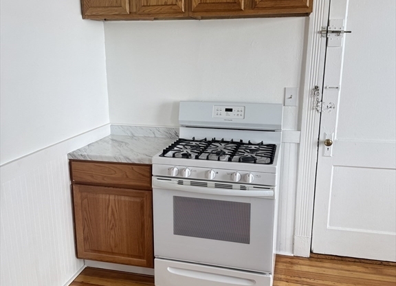 196 RESERVATION RD