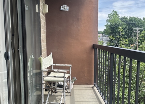 2 beds, 2 baths, 1,280 sqft, $2,800, Unit 201