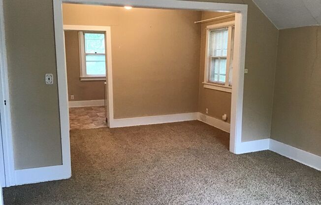 Cozy Upper Level Duplex- 2 Bedroom 1 Bath  Morris MN Available NOW