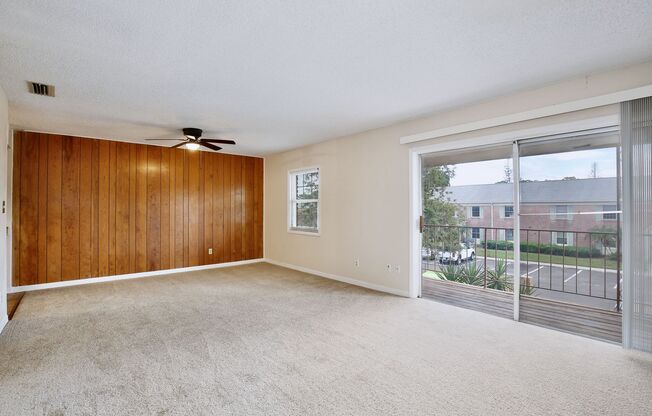 Spacious 1/1 Condo with Water Utility Included at Lake Howell Arms Condominiums - Casselberry