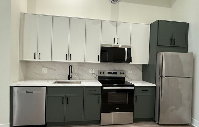 1 bed, 1.5 baths, 689 sqft, $3,395, Unit 204