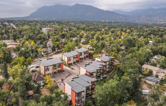 Luxury Townhouse, Minutes from Downtown
