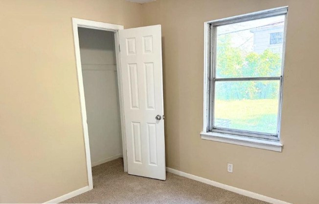 2406 SUNNY DR