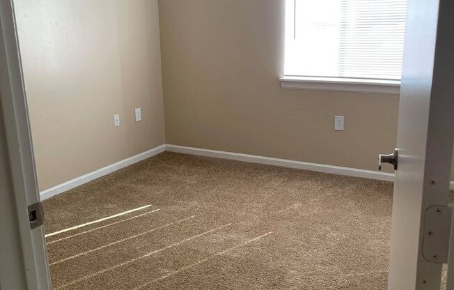 3 beds, 2 baths, 1,102 sqft, $1,250, Unit 3710BD
