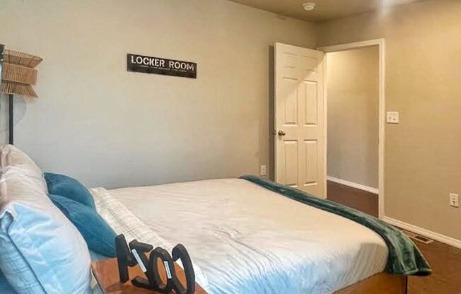 2 beds, 2 baths, $1,006, Unit 324