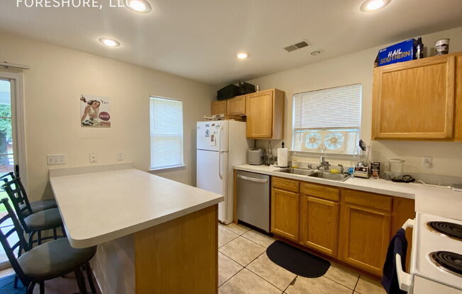 206 W SQ