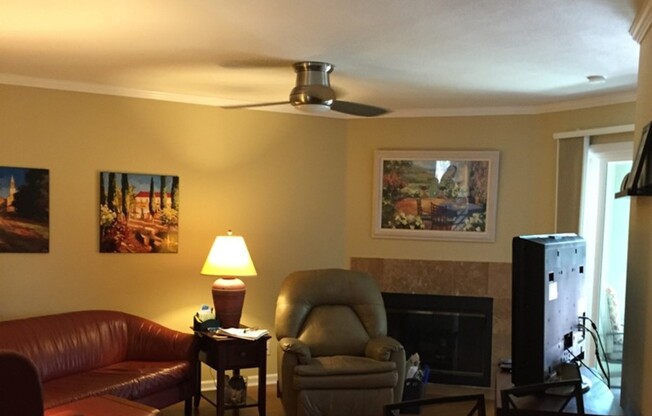 Fully furnished 1 bedroom condo and office - Short Term Rental!