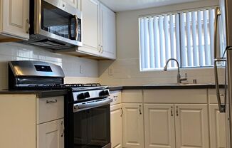 2 beds, 2 baths, 930 sqft, $2,495, Unit 205