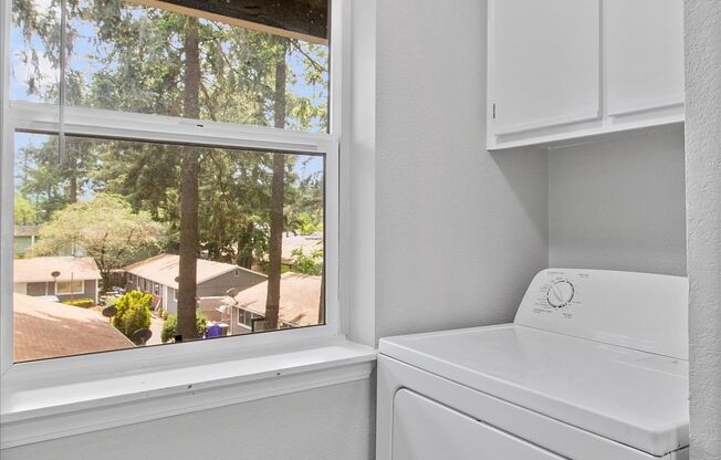 Stark Street Station 1 & 2-Bedroom Apartments in East Portland