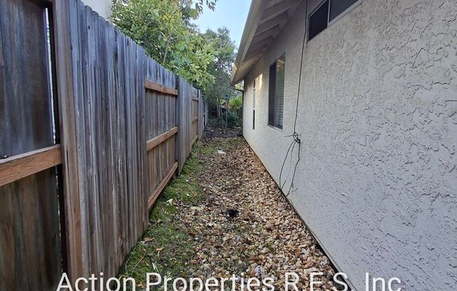 3 beds, 2 baths, $2,495