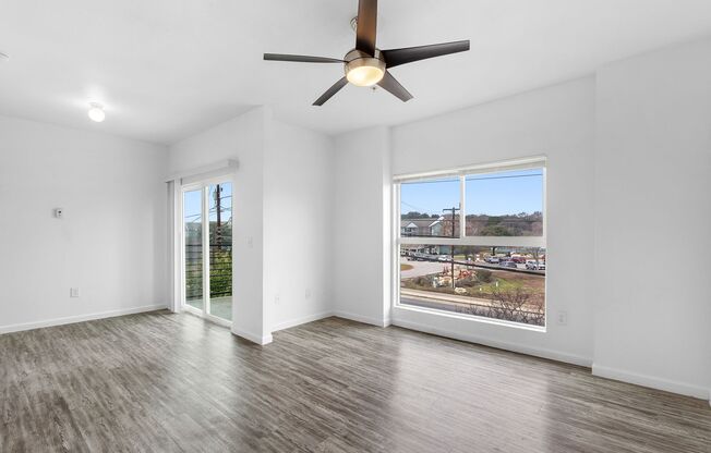 1 bed, 1 bath, 671 sqft, $980, Unit 213
