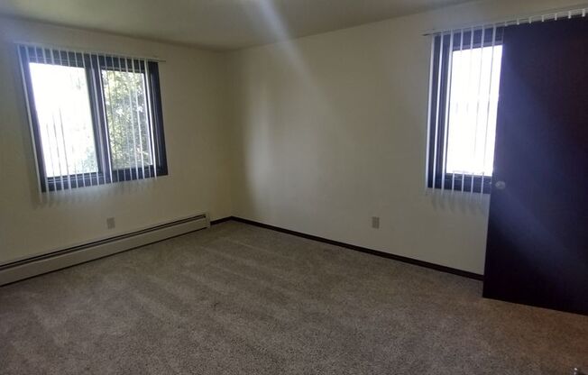 2 beds, 1 bath, 828 sqft, $1,149, Unit 1640-06