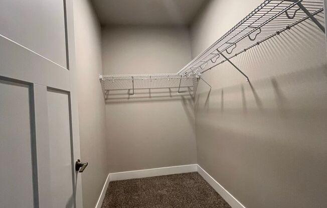 2 beds, 2 baths, 965 sqft, $1,450