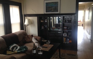 2 beds, 1 bath, $1,095, Unit 2