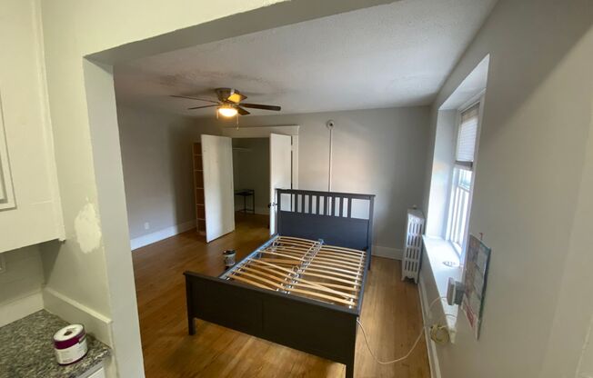 Studio, 1 bath, 325 sqft, $1,395, Unit Unit 307