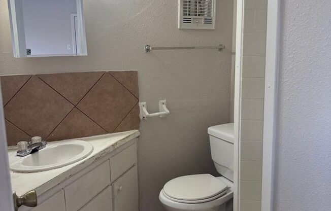 Studio, 1 bath, 350 sqft, $700, Unit K740 - 311 - 303B