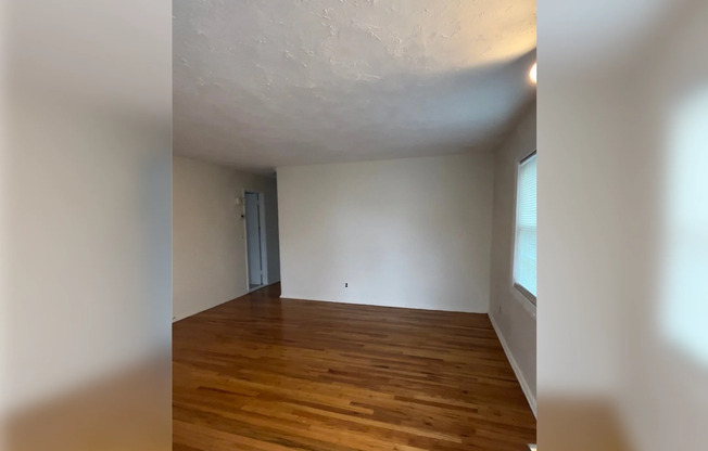 84 3 AVE
