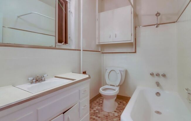 Studio, 1 bath, 360 sqft, $1,725, Unit 5