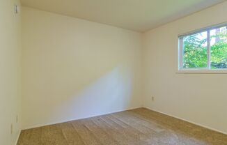 2 beds, 1 bath, $1,550, Unit 4