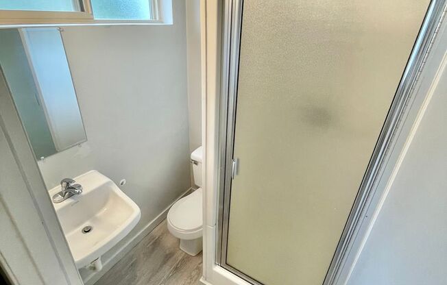 Studio, 1 bath, 250 sqft, $1,195, Unit 11