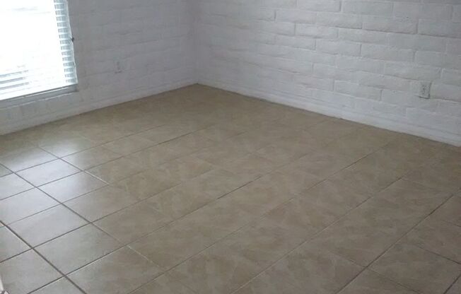 2 beds, 2 baths, 1,000 sqft, $875, Unit 3