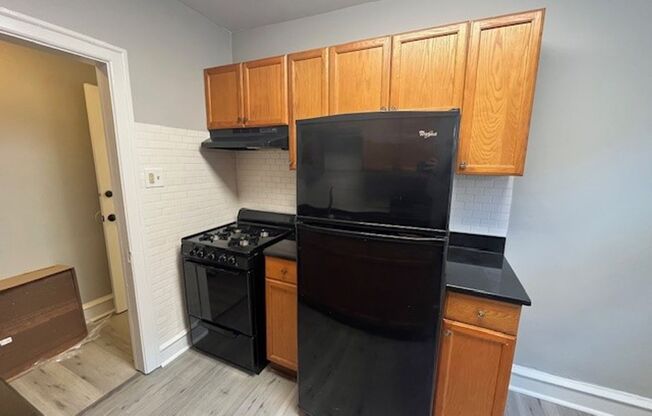 1 bed, 1 bath, $1,295, Unit 3B