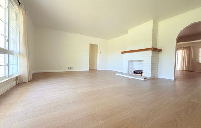 Stunning 4-Bedroom Home in Quiet North Hills