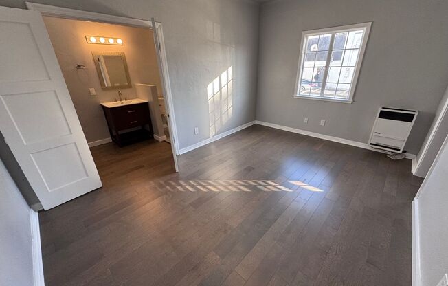 Studio, 1 bath, 425 sqft, $1,495, Unit 09