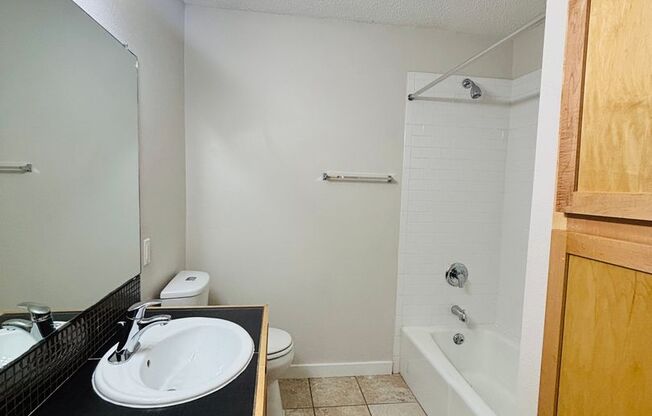 2 beds, 1 bath, 820 sqft, $1,279, Unit BOU-208