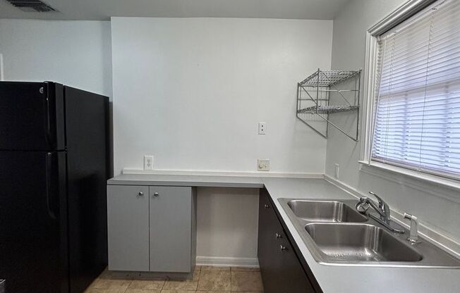 2 beds, 1 bath, $1,575