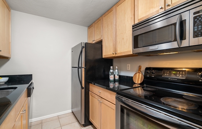 1 bed, 1 bath, 640 sqft, $2,400, Unit 12