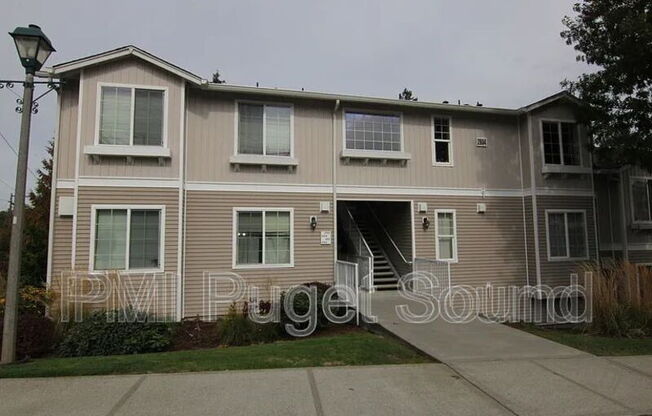 2804 SE 8 PL