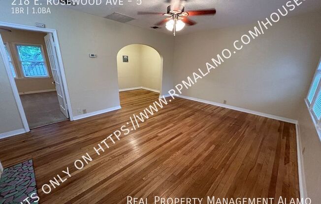 218 E ROSEWOOD AVE