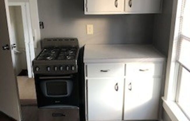 2 beds, 1 bath, $825