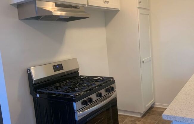 1 bed, 1 bath, 700 sqft, $1,795, Unit 6