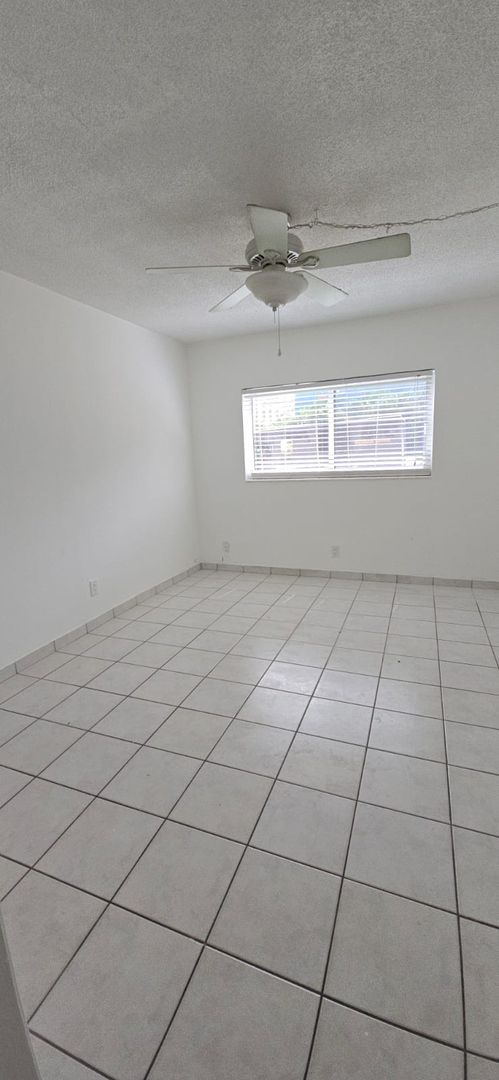 Spacious and modern 1-bedroom, 1-bathroom unit available for rent in the heart of Fort Lauderdale.