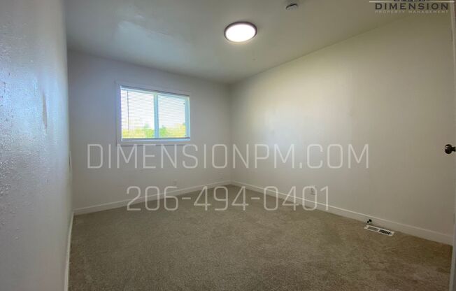 4 Bed 2.5 Bath Remodelled Manufactured Home in Kent! Available NOW! Easy self showings!